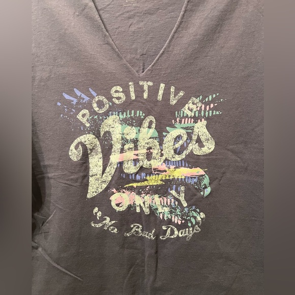 Women’s distressed positive vibes only t-shirt size M - Picture 4 of 6